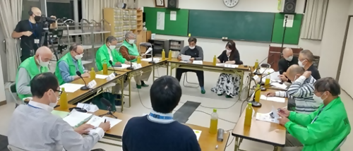 写真：明徳学区の話し合いの様子