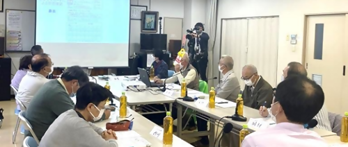 写真：東海学区の話し合いの様子
