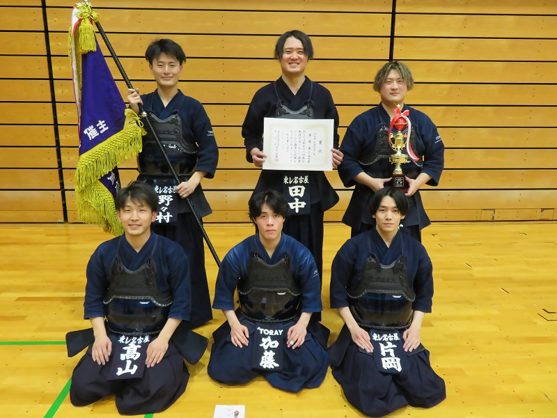 団体戦：加盟団体の部の優勝チームの皆さまの写真