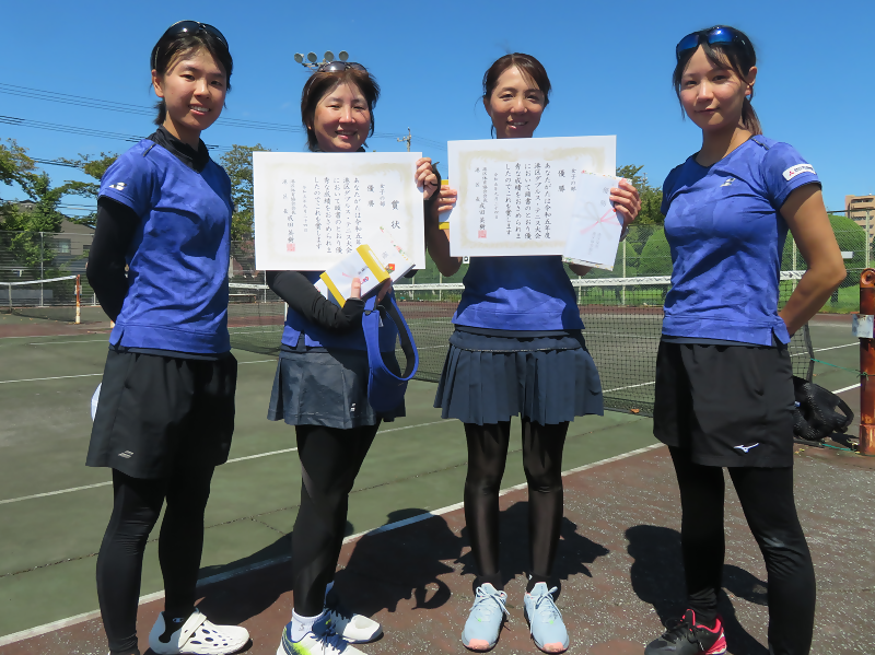 女子の部、入賞者の皆さんの写真