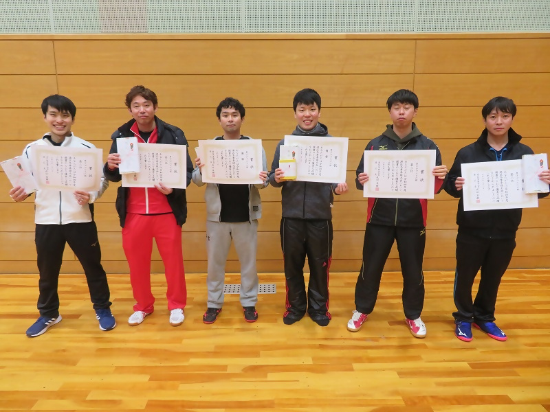 男子一般の部ダブルス、入賞者のみなさんの写真1