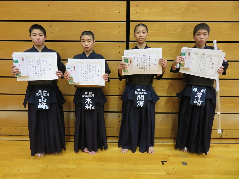 中学生男子の部の入賞者の皆さまの写真