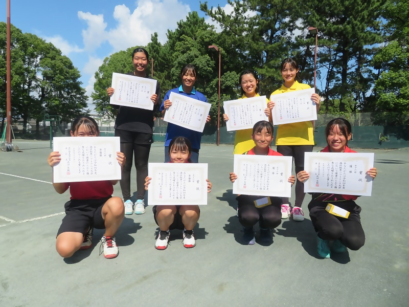 写真：女子の部、入賞者の皆さん