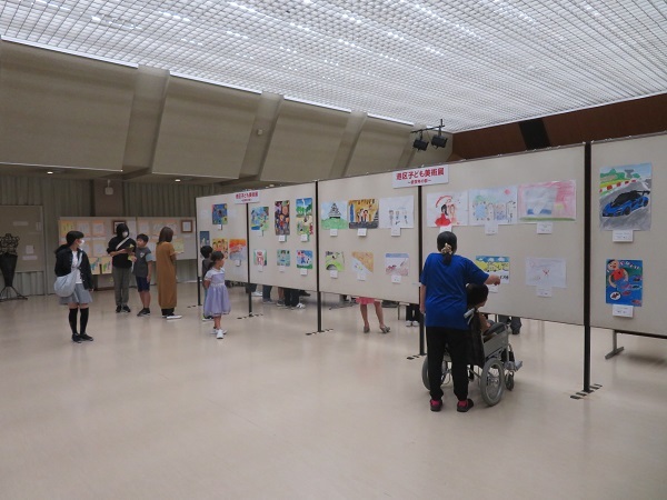 写真:子ども展美術展 会場の様子