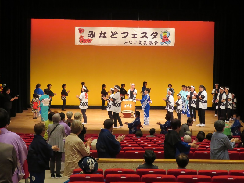 写真:総踊り「炭坑節」