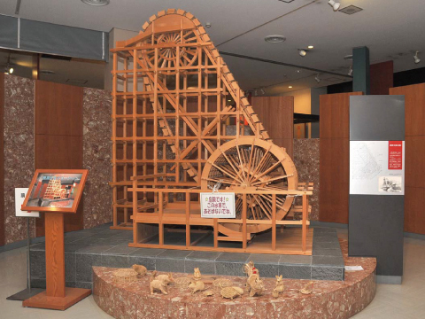 農業技術史コーナー(藤原式揚水機)の写真