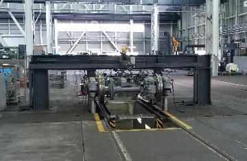 写真：台車回転試験機で回転試験を行っている様子