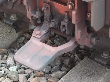 受電部分、集電靴の拡大写真