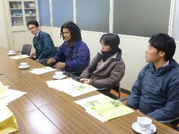 写真:名古屋港木材倉庫株式会社の皆さん