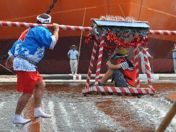 写真:駕籠(かご)乗り