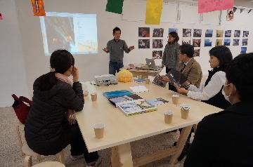 写真:みなとイルミナートでのアーティストトークの様子