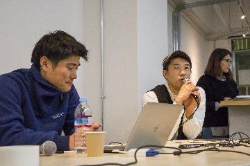 写真:ポットラック・スクールにおけるゲストトーク