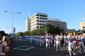 写真:みなと祭(流しおどり)