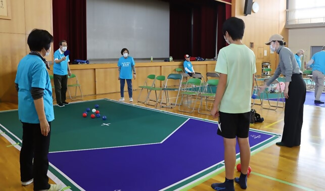 写真:南区民まつり2024のボッチャ体験の様子