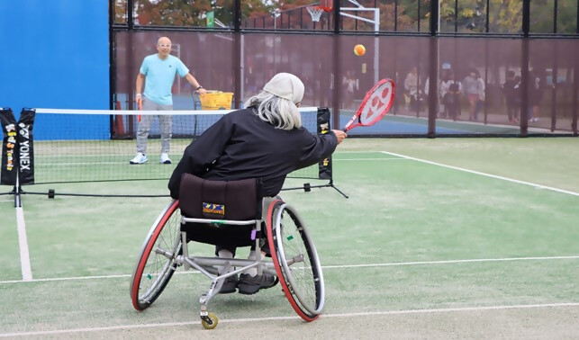写真:南区民まつり2024の車いすテニス体験の様子