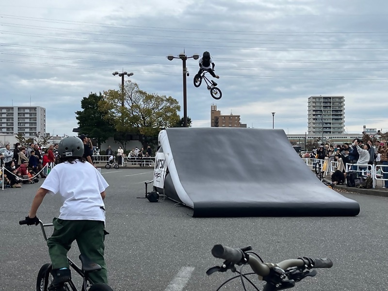 写真:BMXパフォーマンスショーの様子