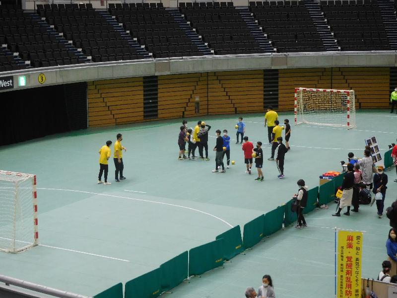 写真:ハンドボール教室の様子