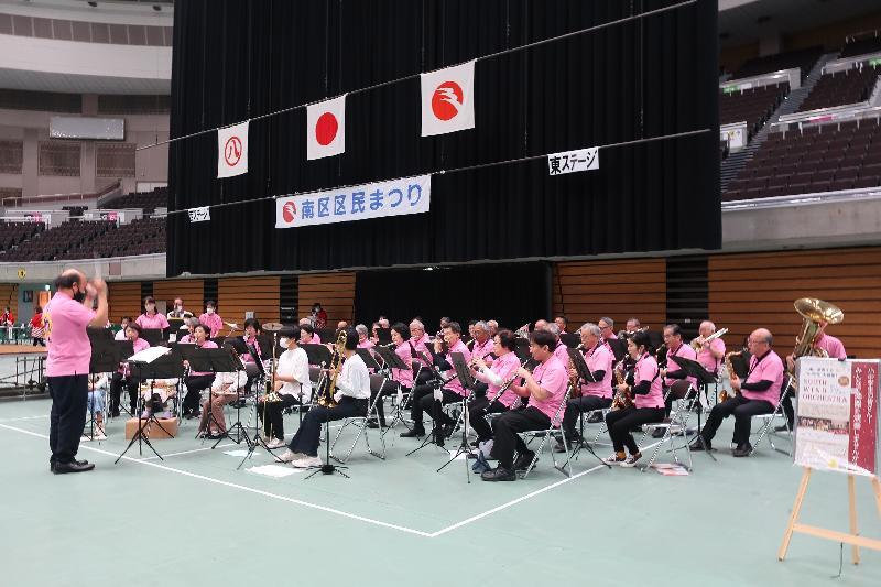 写真:サウスウインドオーケストラの演奏の様子