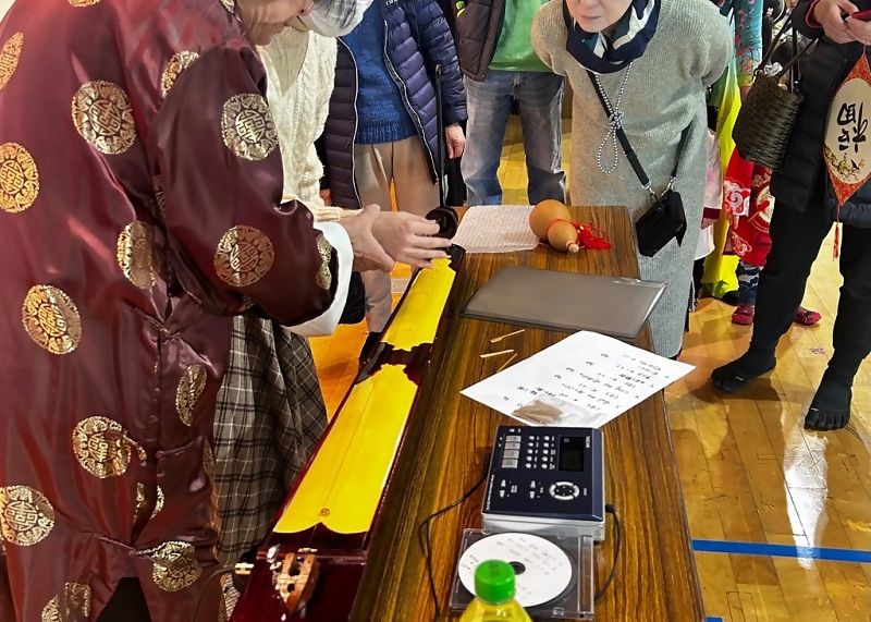 写真:ダンバウの体験の様子