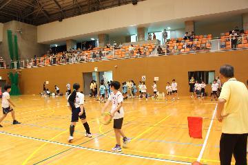 写真:モリスちゃん杯ディスクドッヂ大会での活動風景