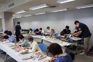 写真:新聞ちぎり絵講習会1