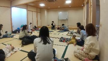 写真：あかちゃんとママのがっこうの様子