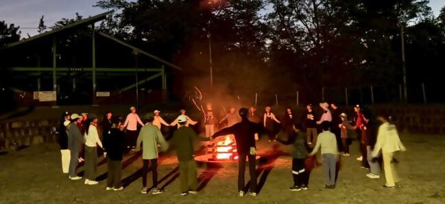 写真：キャンプファイヤー