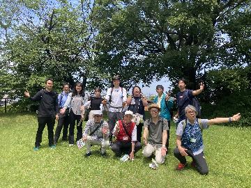 写真:プロジェクトメンバーと地域の方とクアオルト研究所の皆さん