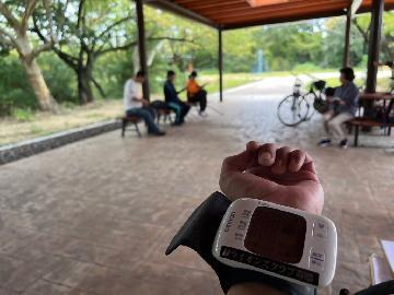 写真:血圧チェック