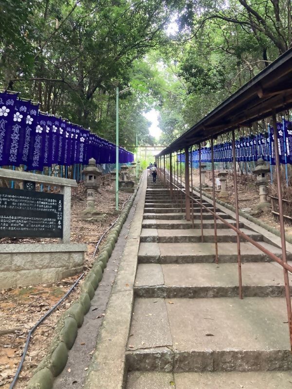 写真:有松天満社の階段