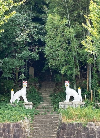 緒畑稲荷神社の写真2