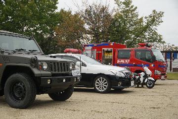 写真:ブルーエリアの車両展示の様子