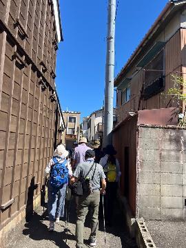 写真：裏道(生活道)と表街道(旧東海道)をつなぐ小道