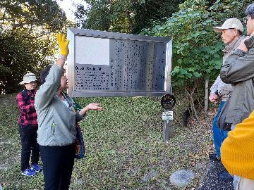 写真：大高城について説明