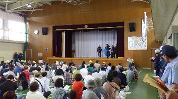 写真:簡易水防法工訓練の様子