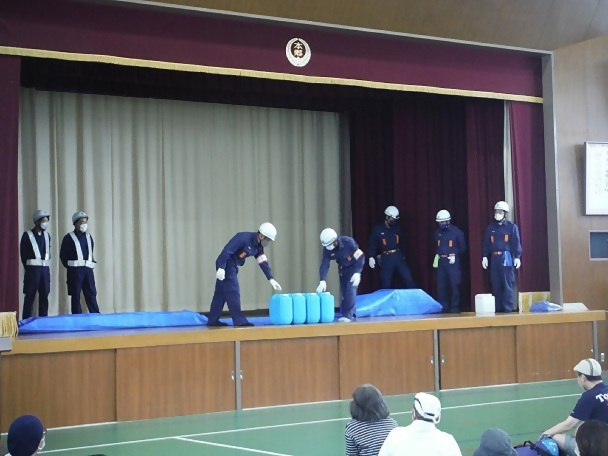 写真:簡易水防工法訓練