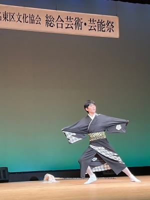 写真：日本舞踊を踊る様子5