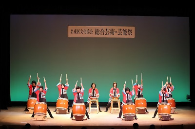 写真：和太鼓を演奏する様子
