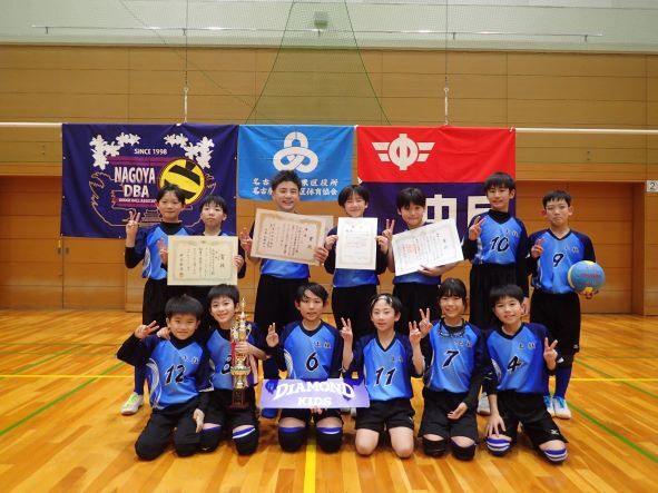 写真:オフィシャルの部優勝チーム