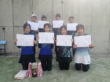 女子の部、上位入賞者の写真