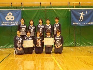 りんどうの部優勝ニュー猪高の集合写真