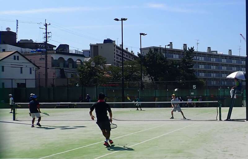 写真：ソフトテニス大会の様子