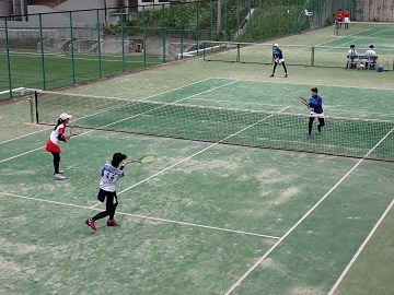 女子の部、試合中の写真