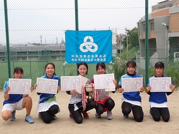 女子の部、上位入賞者の写真