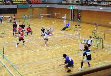 写真:バドミントン大会の様子