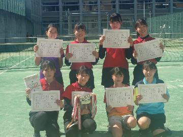 女子の部、上位入賞者の写真