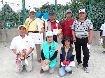 優勝チームの写真