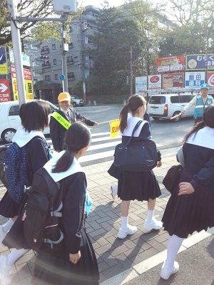 交通安全対策に関する活動をしている事業者の様子の写真