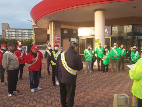 写真:キャンペーンの説明をする様子