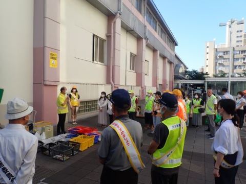 写真：参加者が集まっている写真